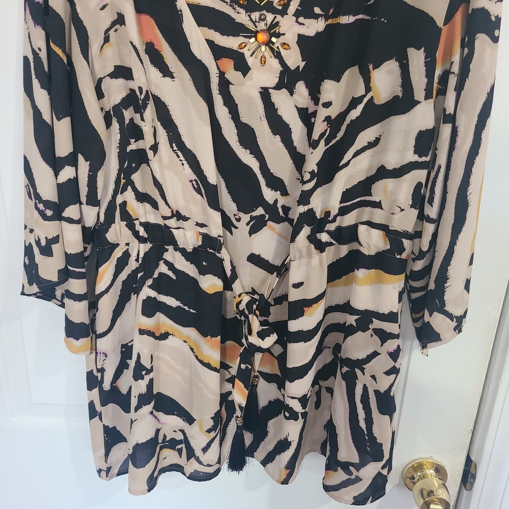 Dennis Basso Abstract Animal Print Beaded V-Neck Top Womens Medium - Picture 5 of 16